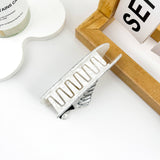 Simple sneaker Animal hair claw clip: White